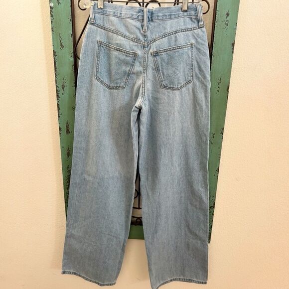 Universal Thread light washed denim wide leg jean. Size  25/L. NET - Picture 2 of 11